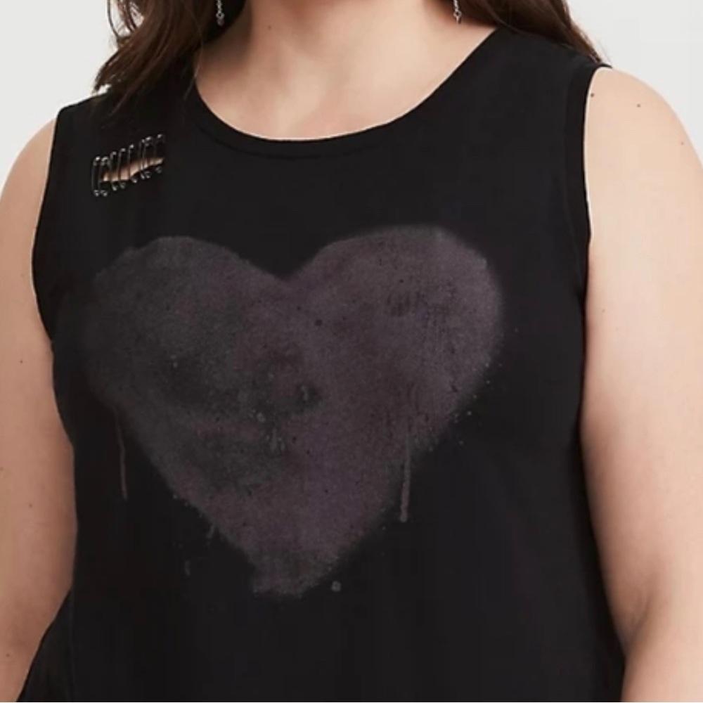 Deconstructed black tee with heart torrid size 4